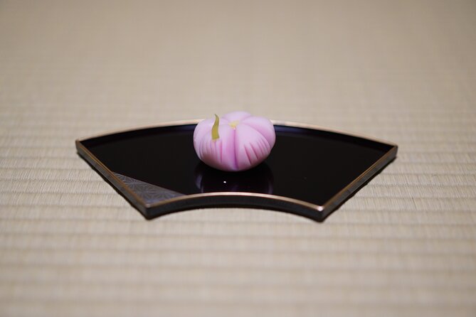 Tea Ceremony Workshop in Tokyo by the Experienced Instrucor - Make your own bowl of usucha
