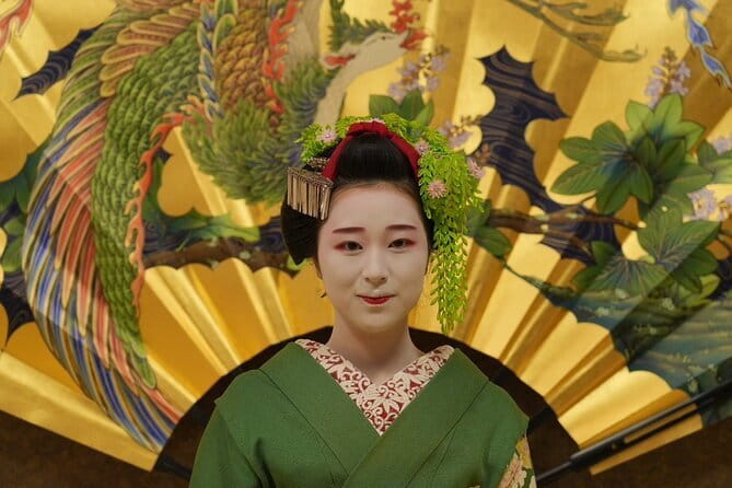 The Art of Geisha: Exclusive Show & Gion Walking Tour - Timing, meeting point, and the end of the walk