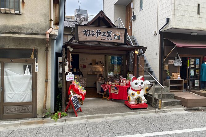 The Old Quarter of Tokyo - Yanaka Walking Tour - Ueno-Sakuragi Atari and old wooden houses
