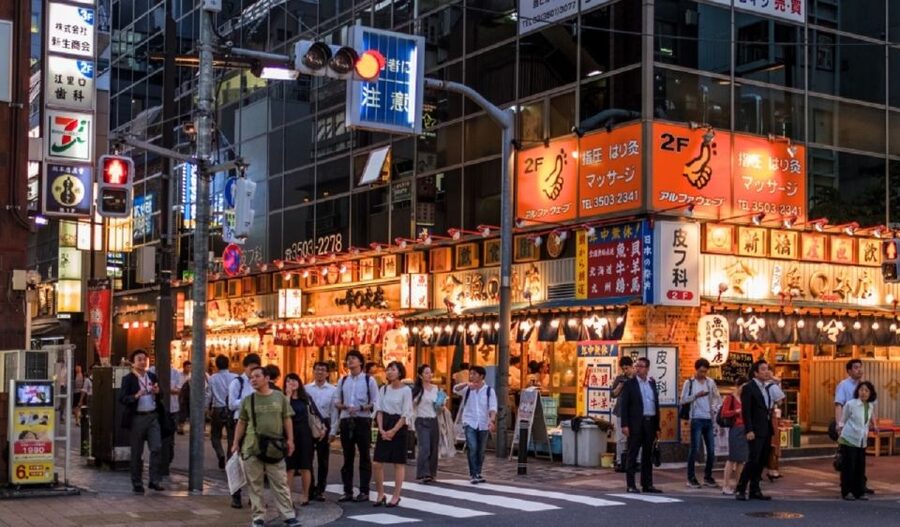 Tokyo: 3-Hour Food Tour of Shinbashi at Night - Dessert and the small customs that make the night memorable