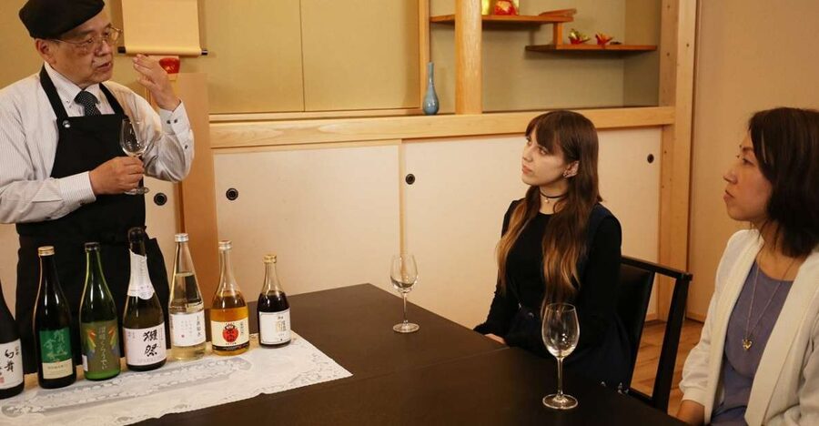 Tokyo: 7 Kinds of Sake Tasting with Japanese Food Pairings - Seven sake styles, from sparkling to dessert sake