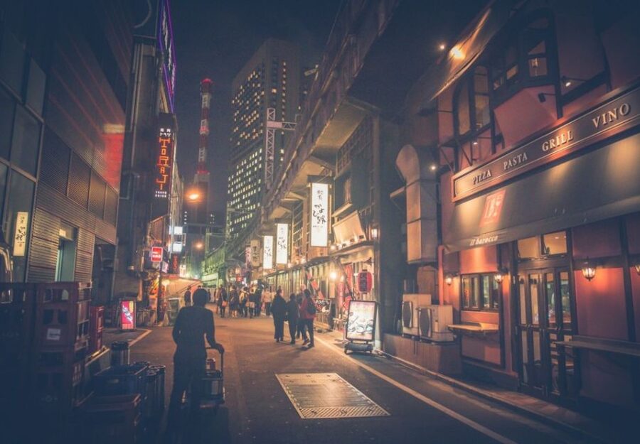 Tokyo After 5: Local Eats, Drinks & Culture Walk - What the guide adds to the evening