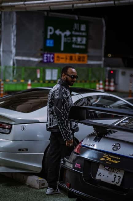 Tokyo and Daikoku by night in a Fast and Furious Skyline 34 - Is $180 a fair price?
