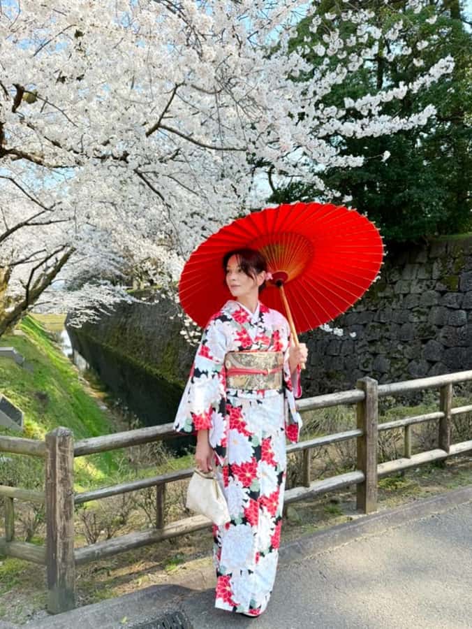 Tokyo Asakusa: Traditional Kimono Rental Experience at Wargo - Why a Kimono Works So Well in Asakusa