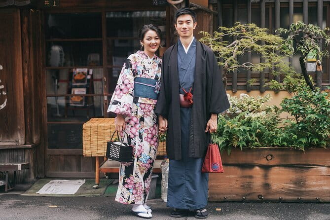 Tokyo Authentic Kimono Rental in Asakusa with Photography Option - Choosing your kimono on the third floor