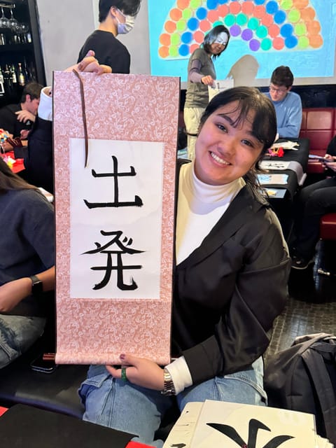 Tokyo: Calligraphy on Kanji Fan & Scroll with Drink - Key points at a glance