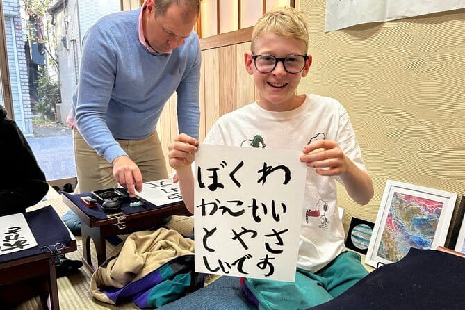 Tokyo: Calligraphy Workshop & Original T-Shirt Creation - Designing the Optional T-Shirt