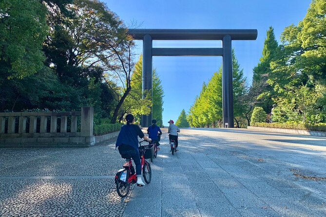 Tokyo Deep Inside Cycle Tour~3 Hours E Bike Tour around Tokyo - Hijiribashi Bridge and a taiyaki break