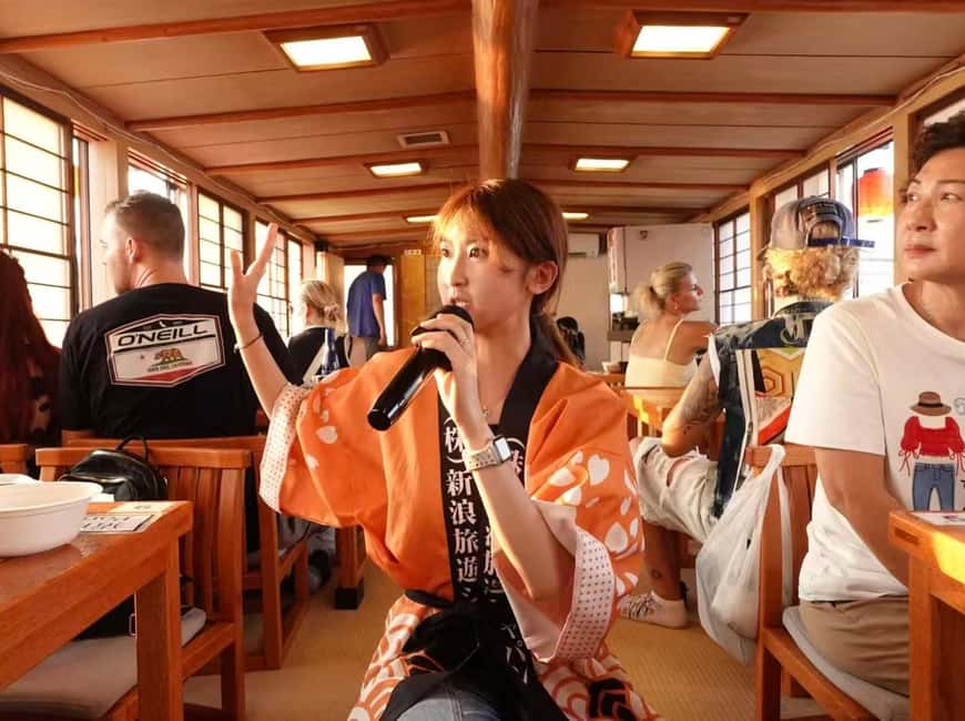 Tokyo Dinner Cruise & Tradition Show & Drinks & Tokyo Tower - Why a yakatabune cruise feels different