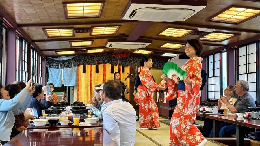 Tokyo Dinner Cruise & Tradition Show & Drinks & Tokyo Tower - What the $95 price delivers