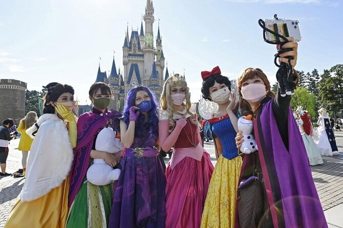 Tokyo Disney Resort Park E-Tickets with Options - What a full day at Tokyo Disneyland feels like