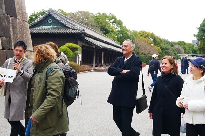 Tokyo: Edo Castle & East Garden of the Imperial Palace Tour - The garden walk and its quieter pleasures