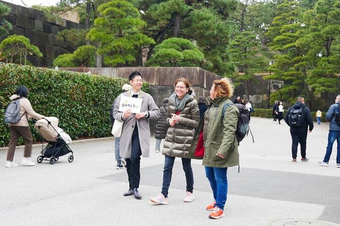 Tokyo: Edo Castle & East Garden of the Imperial Palace Tour - The guides make the difference