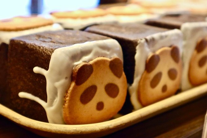 Tokyo: Food Tour in Ueno with 10+ Tastings of Japanese Classics - A Shinto Shrine from 1627