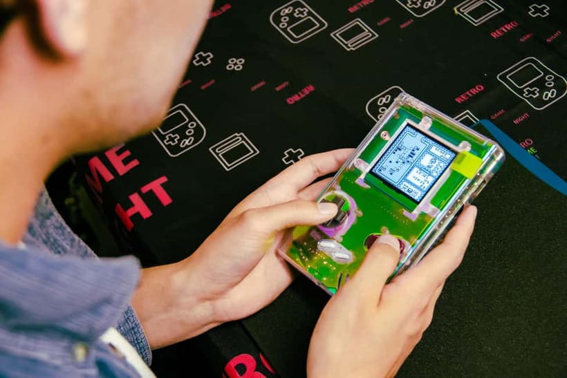 Tokyo: Gameboy Mod Workshop at Akihabara - Why the small group matters
