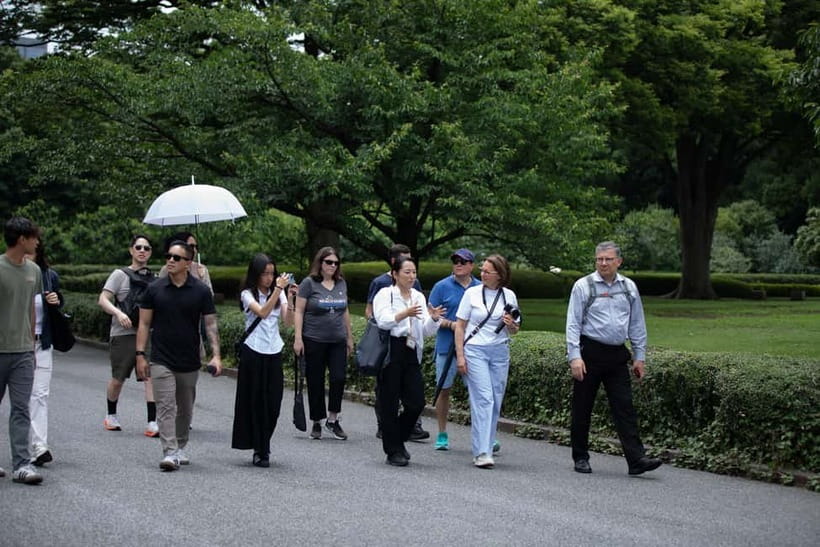 Tokyo: Imperial Palace East Gardens Walking Tour - The guides are the main reason to choose a tour