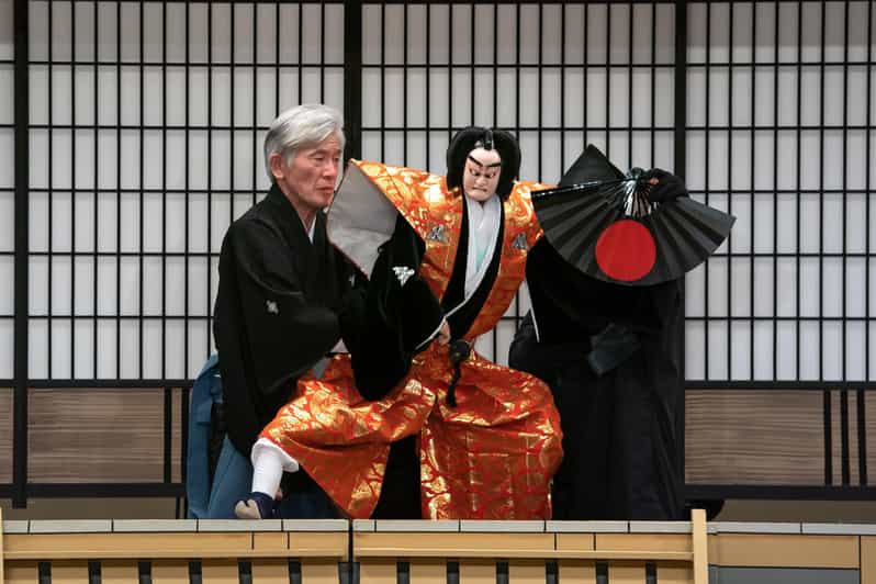 Tokyo: KABUKI, BUNRAKU, etc. presented by National Theatre - Who will enjoy this most?
