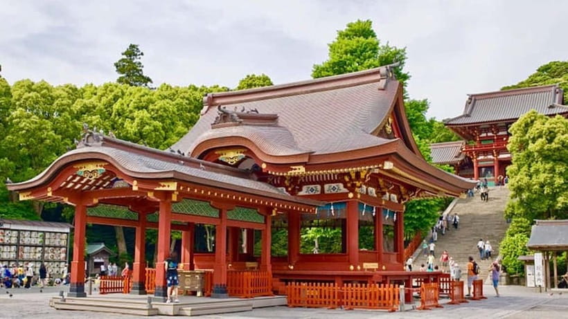 Tokyo: Kamakura & Enoshima Day Tour with Pickup & Train Ride - The Enoden train is the scenic link