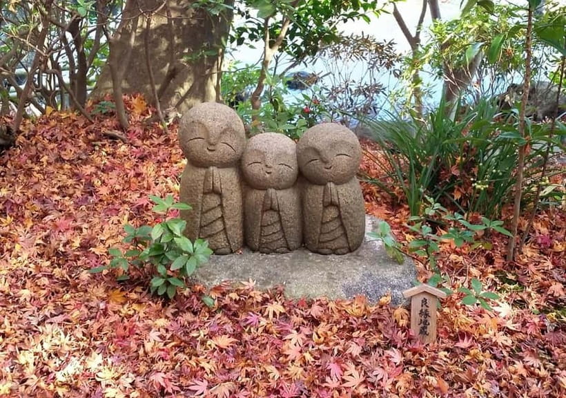 Tokyo: Kamakura & Enoshima Day Trip including Temple Tickets - Five details that shape the day