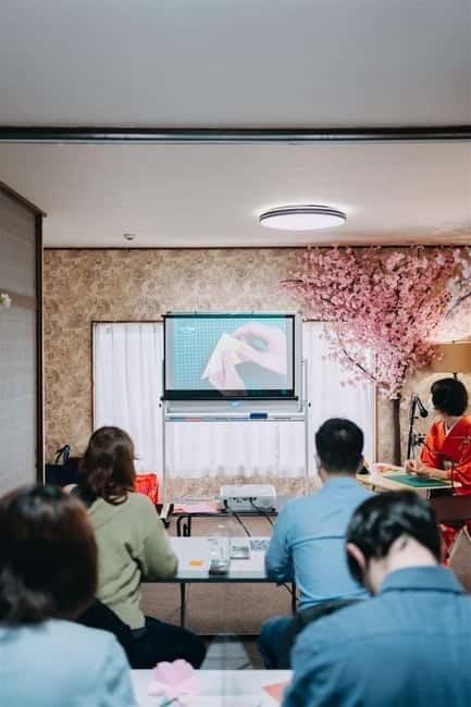 Tokyo: Learn Traditional Origami with a Local - A 90-minute lesson, fold by fold