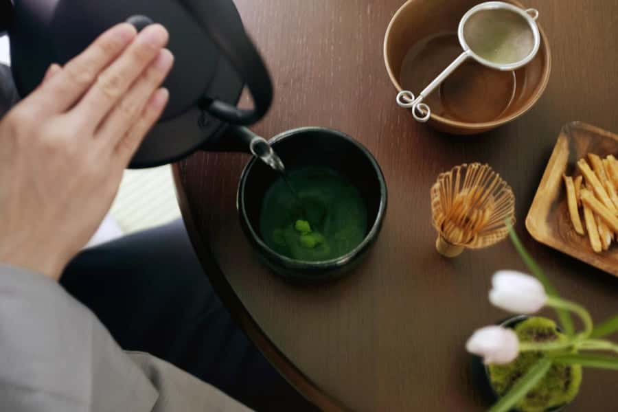 Tokyo: Matcha and Kimono Experience - Making your own bowl of matcha