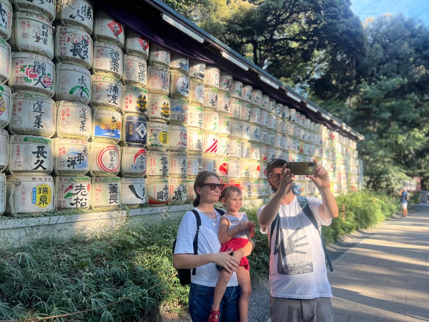 Tokyo: Meiji Jingu Shrine and Shinto Culture Walking Tour - Sake and wine barrels with a surprising story