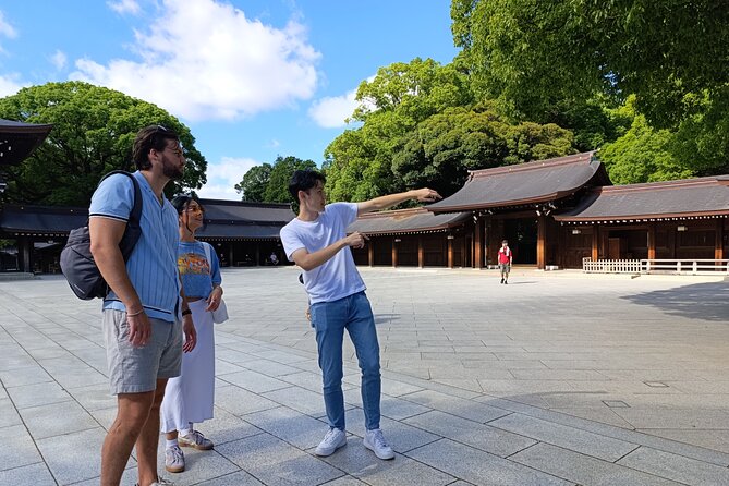 Tokyo: Meiji Shrine and Shinto Culture Walking Tour - Walking beneath Japan’s largest wooden myojin torii