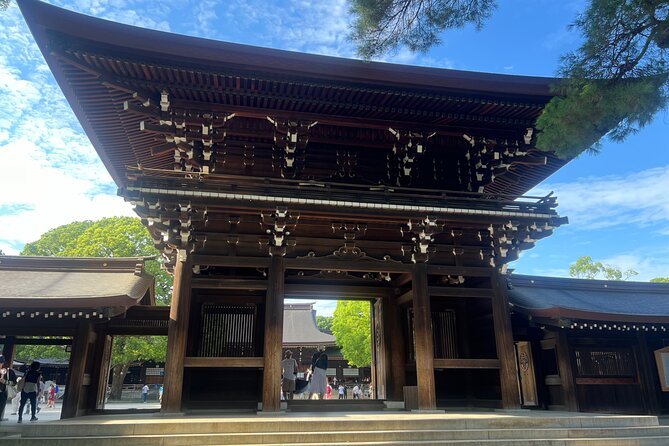 Tokyo: Meiji Shrine and Shinto Culture Walking Tour - The forest walk and the one-hour shrine visit