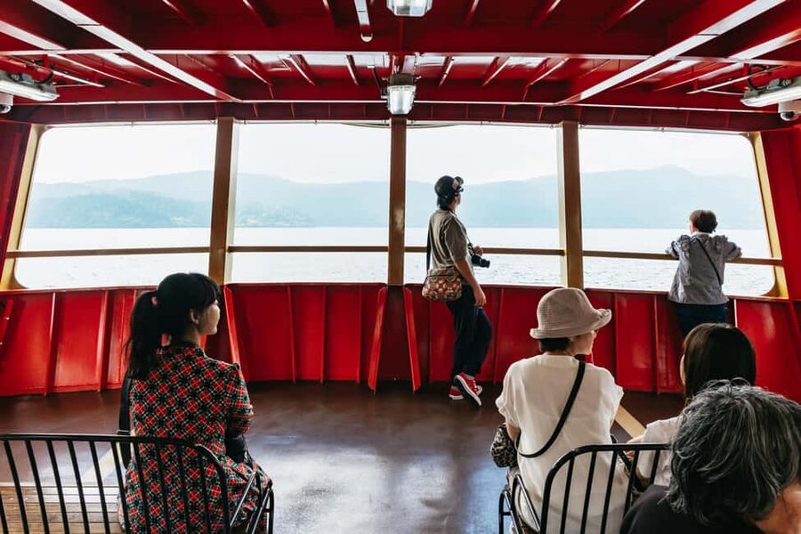 Tokyo: Mt. Fuji, Kamakura, Big Buddha, & Lake Ashi Day Trip - Oishi Park and the Lake Kawaguchi views