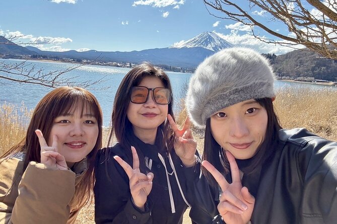Tokyo: Mt.Fuji & Lake Kawaguchiko 1-Day Bus Tour w/Optional Lunch - Oishi Park and seasonal flowers