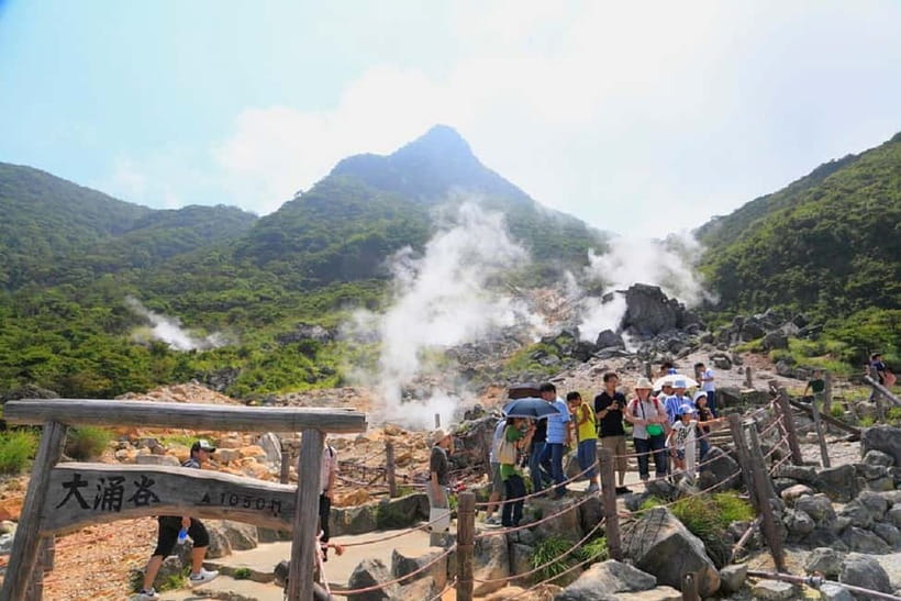 Tokyo: Mt. Fuji Tour, Hakone Ropeway, Owakudani, Lake Ashi - Guides, languages, and group rhythm