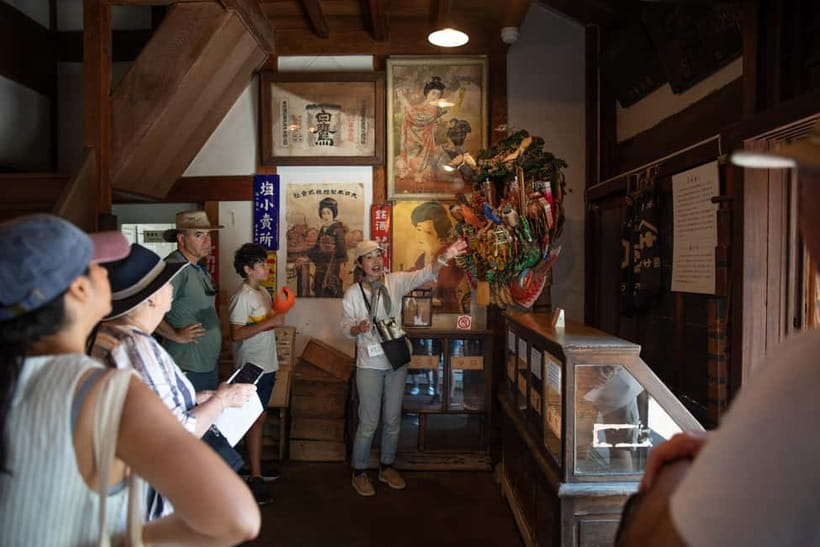 Tokyo: Old Quarter Yanaka Walking Tour - Walking Through Yanaka Cemetery