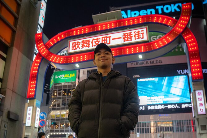 Tokyo Portrait Tour with a Professional Photographer - Neon and Nightlife in Kabukicho