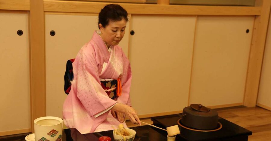 Tokyo: Practicing Zen with a Japanese Tea Ceremony - Matcha and sweets with a reason behind them