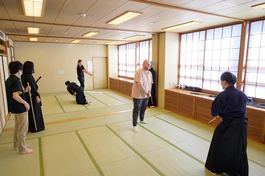 Tokyo: Samurai Adventure! Authentic Sword Experience - Watching the action actors perform