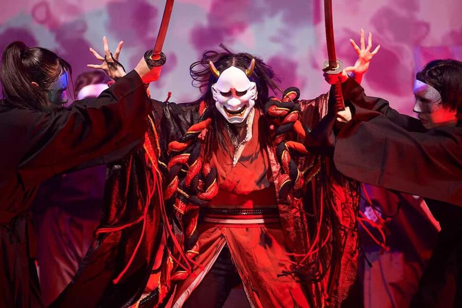 Tokyo: Samurai Entertainment Night Show in Kanda Shrine - The 7 PM dining hour