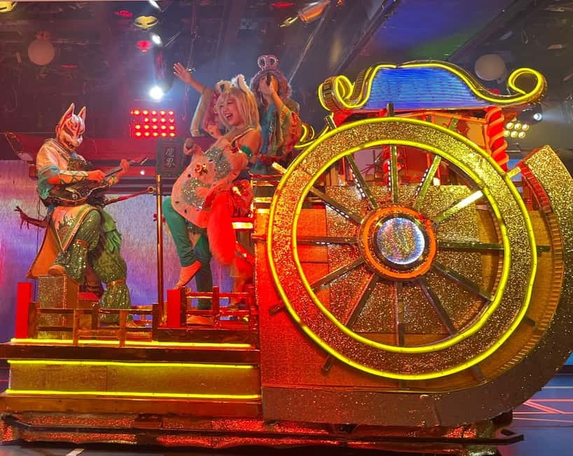 Tokyo: Samurai Restaurant Show Ticket with 2 Drinks - Who will enjoy this most