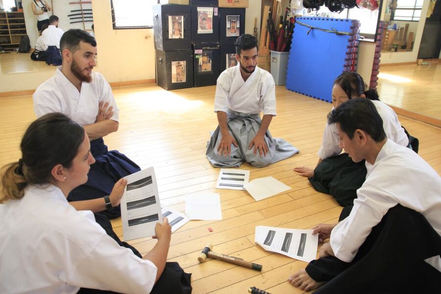 Tokyo: Samurai Sword & Archery Class from Samurai Descendant - Iai practice and the challenge of the blade line