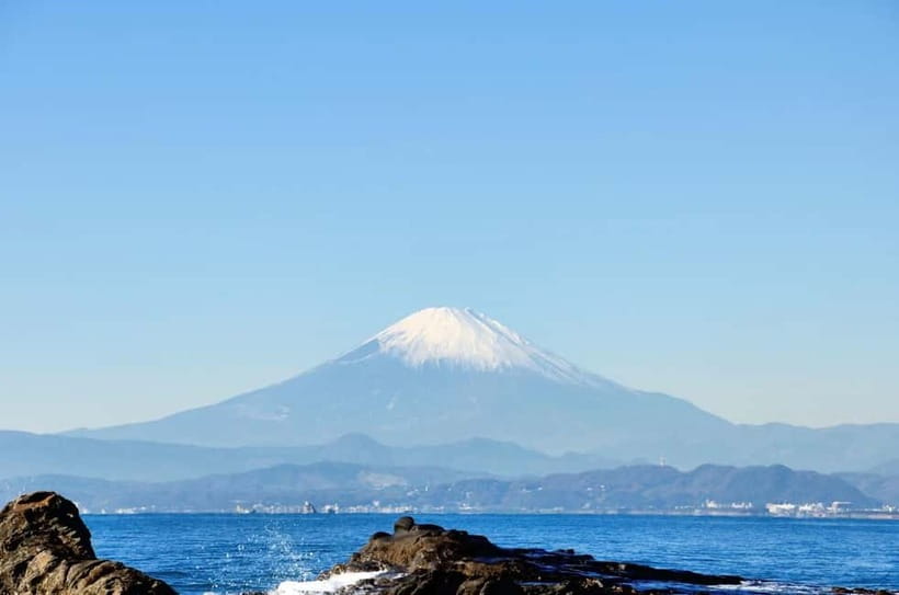 Tokyo:Sea of Mount Fuji, Hakone Ropeway, Ōwakudani, Enoshima - Riding above Owakudani on the Hakone Ropeway