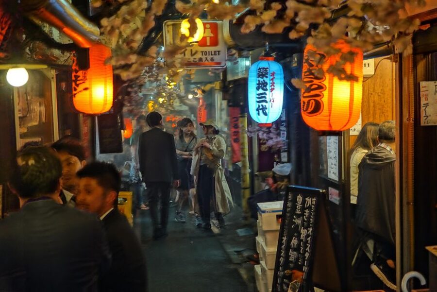 Tokyo: Shinjuku Bar Hopping with All-You-Can-Drink & Dinner - Why Shinjuku works so well for a first night out