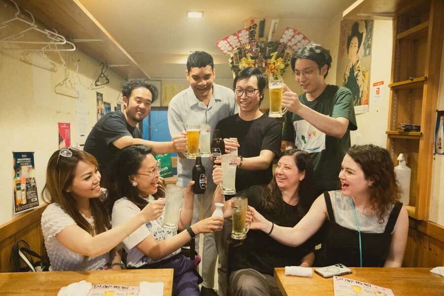 Tokyo: Shinjuku Izakaya and Golden Gai Bar Hopping Tour (2h) - Kabukicho: Neon, Karaoke, and Side Streets