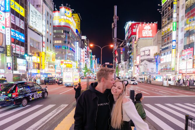 Tokyo Shinjuku Night Photo Tour with Pro Gota - Hanazono Shrine Brings a Quiet Change of Pace