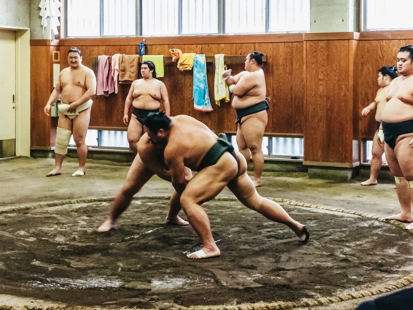 Tokyo: Sumo Morning Training Visit - The Group Photo With the Wrestlers