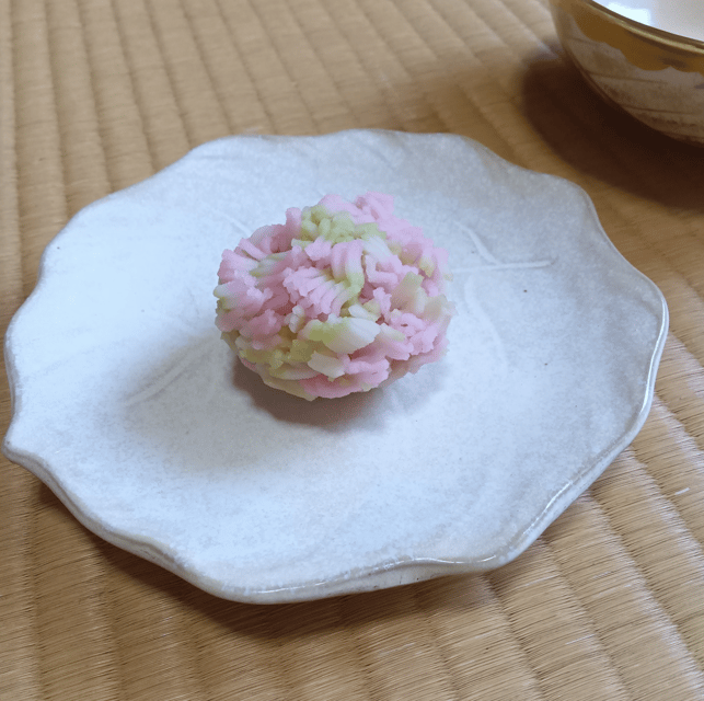 Tokyo: Tea Ceremony Experience in a small tea room - A Quiet Break Near Yanaka and Nezu Shrine