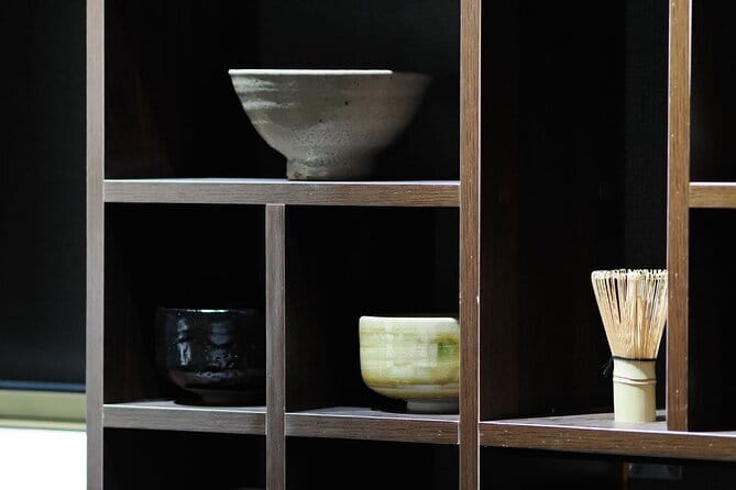 Tokyo Traditional Tea Ceremony with a Japanese Tea Master - First cup: wakocha with tea cake