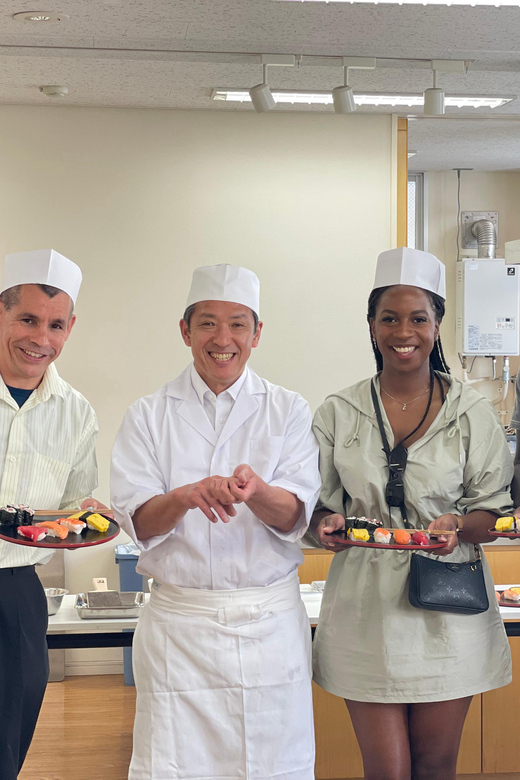 Tokyo: Tsukiji Fish Market Sushi Making Class with Pro Chef - Timing, stairs, and useful planning advice
