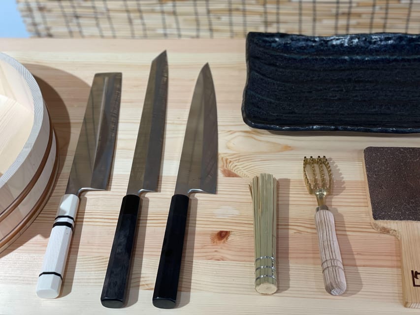 Tokyo: Tsukiji Fish Market Sushi Making Class with Pro Chef - The optional market introduction and meeting point