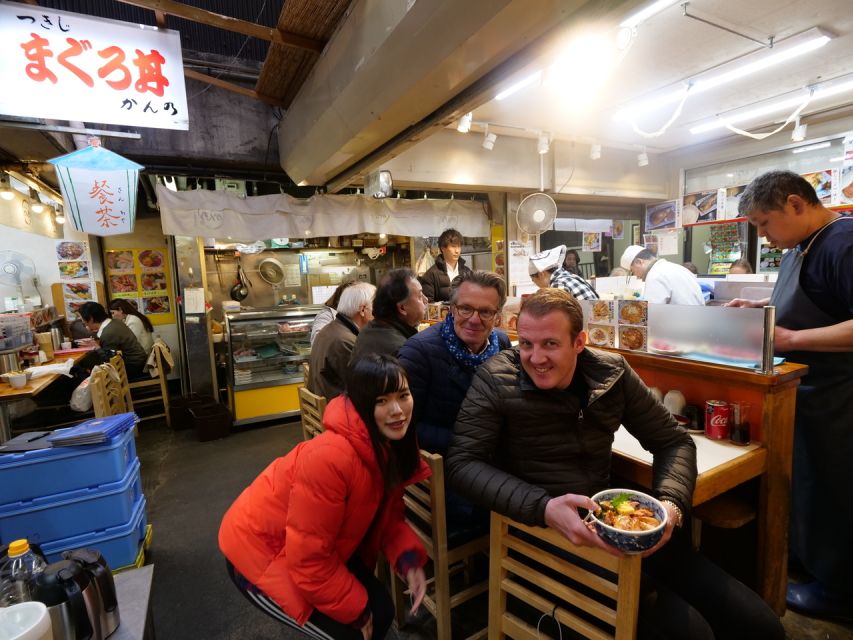 Tokyo: Tsukiji Fish Market Tour with 6 Stops & Seafood Lunch - Donburi lunch gives you time to sit