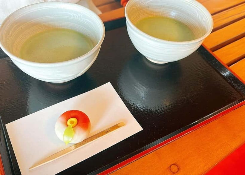 Tokyo: Tsukiji Market and Hama-rikyu Gardens Guided Tour - The optional tea and wagashi stop