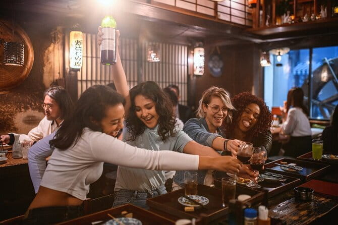 Tokyo VIP Hidden Food & Bar Night - Private Local Experience - The guide makes or breaks the evening